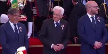 2 giugno, la bimba alla parata grida "Bravi Bersaglieri". Il sorriso di Mattarella e delle autorità