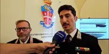 Arrestato dopo le coltellate, i carabinieri: "Tanta violenza da spezzare la lama"