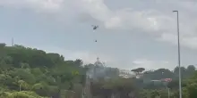 Roma, incendio sulla collina di Monte Mario: l'intervento dei vigili del fuoco