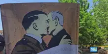Da Guernica al bacio Netanyahu-Hitler: le immagini simbolo della manifestazione per Gaza a Roma
