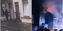 Irlanda del Nord, caccia all'immigrato dopo uno stupro: case di stranieri date alle fiamme