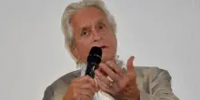 Taormina Film Festival, Michael Douglas attacca Trump: “Mi scuso e mi vergogno del mio Paese”