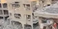 Tel Aviv, palazzo sventrato da un missile: i soccorsi tra le macerie