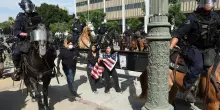 Il fondatore di Blue Lives Matter: “Le manifestazioni anti Trump? A volte c’è una precisa regia”