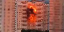 Ucraina, attacco a Kiev: drone russo colpisce un palazzo residenziale