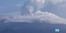 Etna, il video dell'esplosione di cenere