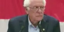 Bernie Sanders scopre dell'attacco degli Usa all'Iran durante un comizio in Oklahoma: "È incostituzionale"