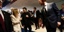 Meloni cede a Donald: “Dazi al 10% sostenibili”. Riarmo, stop a Salvini