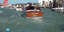 A Venezia le nozze di Jeff Bezos e Lauren Sanchez: la diretta video