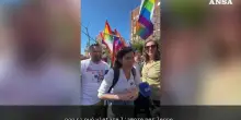 Elly Schlein presente al Pride di Budapest: "Non si può vietare l'amore per legge"