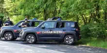 Giallo nel Fiorentino, donna trovata morta lungo un sentiero sterrato: sul corpo diverse ferite