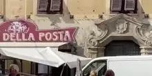 Ovada, lo schianto del furgone contro il dehors del Caffè della Posta