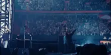Gli Oasis sono tornati: le immagini della band che sale sul palco di Cardiff