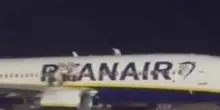 Incendio su un aereo a Palma di Maiorca, feriti tra i passeggeri evacuati