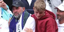 Wimbledon, le lacrime del papà e del fratello di Flavio Cobolli in tribuna
