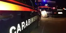 Diciottenne insultato e picchiato a turno da oltre 10 ragazzini: “Negro di m…, ti rompo la testa”