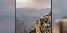 Arizona, il maxi-incendio al Grand Canyon Lodge e le polemiche