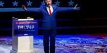 Il "Trump" versione opera cantonese spopola a Hong Kong: tutto esaurito da settimane