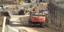 Un convoglio militare israeliano entra in Siria dopo i raid su Damasco