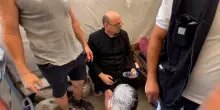 Gaza, padre Romanelli ferito alla gamba: curato all’ospedale al-Ahli dopo l'attacco dell'Idf