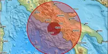 Forte scossa di terremoto ai Campi Flegrei, gente in strada a Napoli