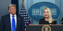 Caso Epstein, la fedelissima Pam Bondi nei guai: spacca il mondo Maga e incrina i rapporti con Trump