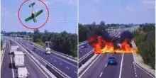 Ultraleggero precipita nel Bresciano: il video dello schianto in autostrada, poi le fiamme