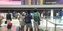 Sciopero del trasporto aereo, sabato nero per chi vola: gli orari e le tratte garantite