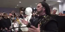 Viareggio, la pioggia non ferma Turandot: al Festival Puccini il terzo atto va in scena nel foyer