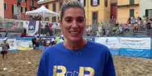 Francesca Piccinini tra i bimbi di Beach for Babies a Intra: "Mettete passione in quello che fate"