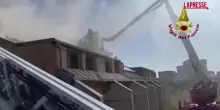 Piacenza, incendio a palazzo sport di Fiorenzuola d'Arda: vigili del fuoco al lavoro
