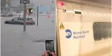 New York, stato di emergenza: le forti piogge allagano strade e stazioni della metropolitana