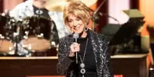 Addio a Jeannie Seely, la voce iconica del country americano e voce di “Don't touch me”