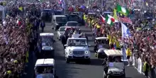 L'arrivo del Papa a Tor Vergata: più di un milione di giovani per la messa del pontefice