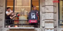 Bagno di folla per Luka Modric al Milan Store: il campione croato saluta i tifosi rossoneri