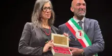 Bari, chiavi della città ad Albanese: "Quando i palestinesi saranno liberi, le donerò a loro"