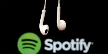 Spotify alza i prezzi: da settembre l’abbonamento Premium costerà 12 euro. Ecco le alternative gratuite