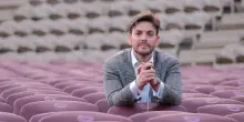 Michele Spotti: “Bacchetta in mano e pallone tra i piedi, il mio cuore diviso tra musica e calcio”