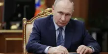 Media: “Putin non cederà a Trump, è convinto di vincere”. Usa: armi a Kiev per 104 miliardi