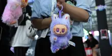 Furto da record a Los Angeles: spariti migliaia di dollari in Labubu. Boom di crimini per i peluche