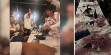 Sigarette, resti di cibo e macchie di vino sul tavolo a fine cena: dai social insulti a Olly