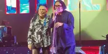 Renato Zero a sorpresa sul palco della Bertè, alla Spezia scoppia la pace dopo quasi 30 anni