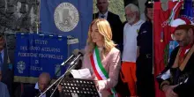 Silvia Salis a Sant'Anna di Stazzema: "Stessa barbarie a Gaza o Kiev". E cita Gramsci e De André
