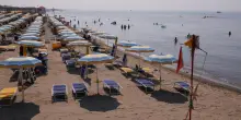 Scontro sul caro spiaggia, chi ha ragione tra Meloni e Schlein? Il fact-checking