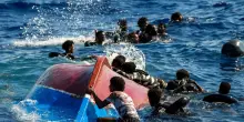 Barca di migranti si ribalta al largo di Lampedusa: almeno 20 morti e 27 dispersi