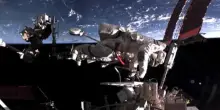 Sei ore passeggiando nello spazio: le immagini dalla stazione orbitante cinese