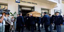 Pippo Baudo, la camera ardente al Teatro delle Vittorie per il saluto del pubblico