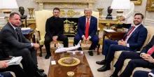Dal ritorno di Zelensky alla Casa Bianca alla "foto di famiglia" con i leader europei: le immagini simbolo de…