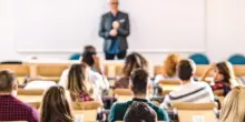 Scuola, assicurazione sanitaria e affitti calmierati per i docenti: cosa prevede il piano welfare