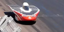 Australia, auto a energia solare: al via la corsa di 3000 km